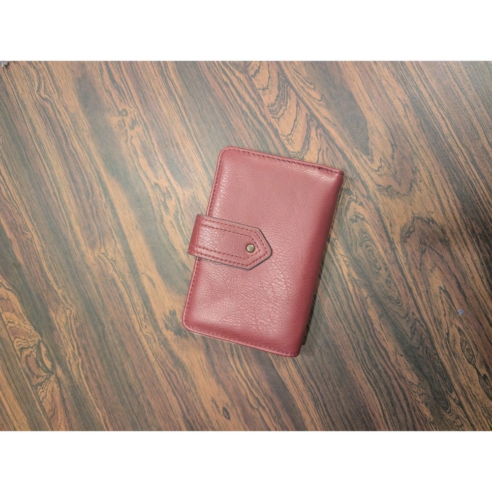 SafeKeeper Red Leather Adjustable Snap Closure Wallet w/ Compartmnts